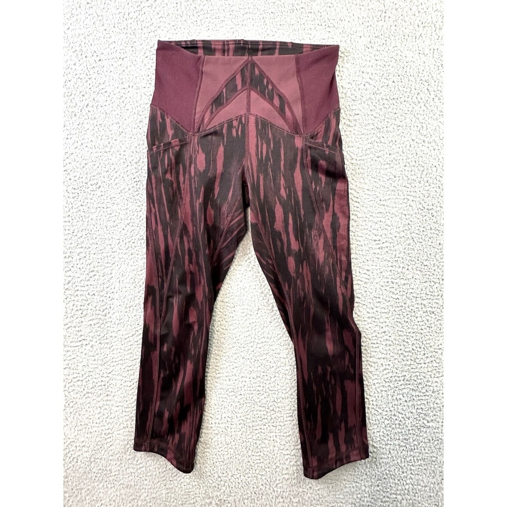 Lululemon Exquisite Crop Leggigs Womens 6 Painted Animal Bordeaux Drama‎ Black